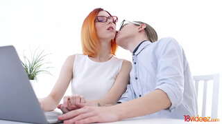 18videoz - Analinis–seksas atveria naujus horizontus tai nori smulkutis