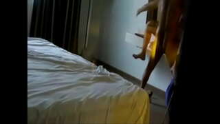 بیوی کا لطف اٹھایا دوست