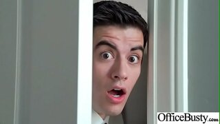 دختر فاحشه (Diamond Jackson) با جوانان بزرگ شخص ساده و معصوم در دفتر vid-09