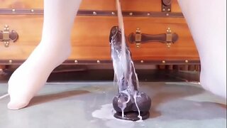 FILLE ASIATIQUE AIME ÊTRE