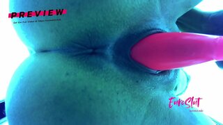 ���ිර්ලජ්ජිත Slut කිරි දෙන හා ලිංගේන්ද්රය අතින් පිරිමැද දී ශාරීරික යෝග්යතා මධ්යස්ථානය