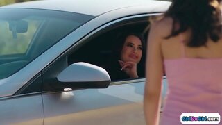 ���්රී සුපිරි උණුසුම් විද්යාලයේ ගැහැණු සිදු ඇඳ මත.ඔවුන් දෙදෙනා උරා මත ඔවුන්ගේ redhead මිතුරන් සමාගමක් හෙළි කළෙමි පෙර එක් licks ඇගේ 19yo gfs මෝඩයෙක් අතර facesitting මෙම redhead.යොවුන් දැරිය අනුභව මෝඩයෙක් හා පසුව ඔවුන් අරියාලේ එක් එක් අය මෝඩයෙක් තෙක් ඔවුන් කාඞ්