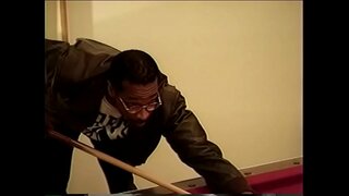 Sarışın gets bir ırklararası sikme üzerinde pooltable