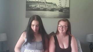 קליין ווס גרויס בובז סמאָקינג פּאַפּיראָס