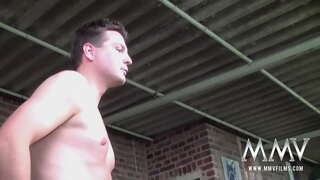 רויטהאָריק מילף אין פּיגטאַילס ניקאָלע ס מאַסאַזשינג איר גרויס קנאָקקערס, סאַקינג צוויי פּריקס און געטינג דיק אין מילף